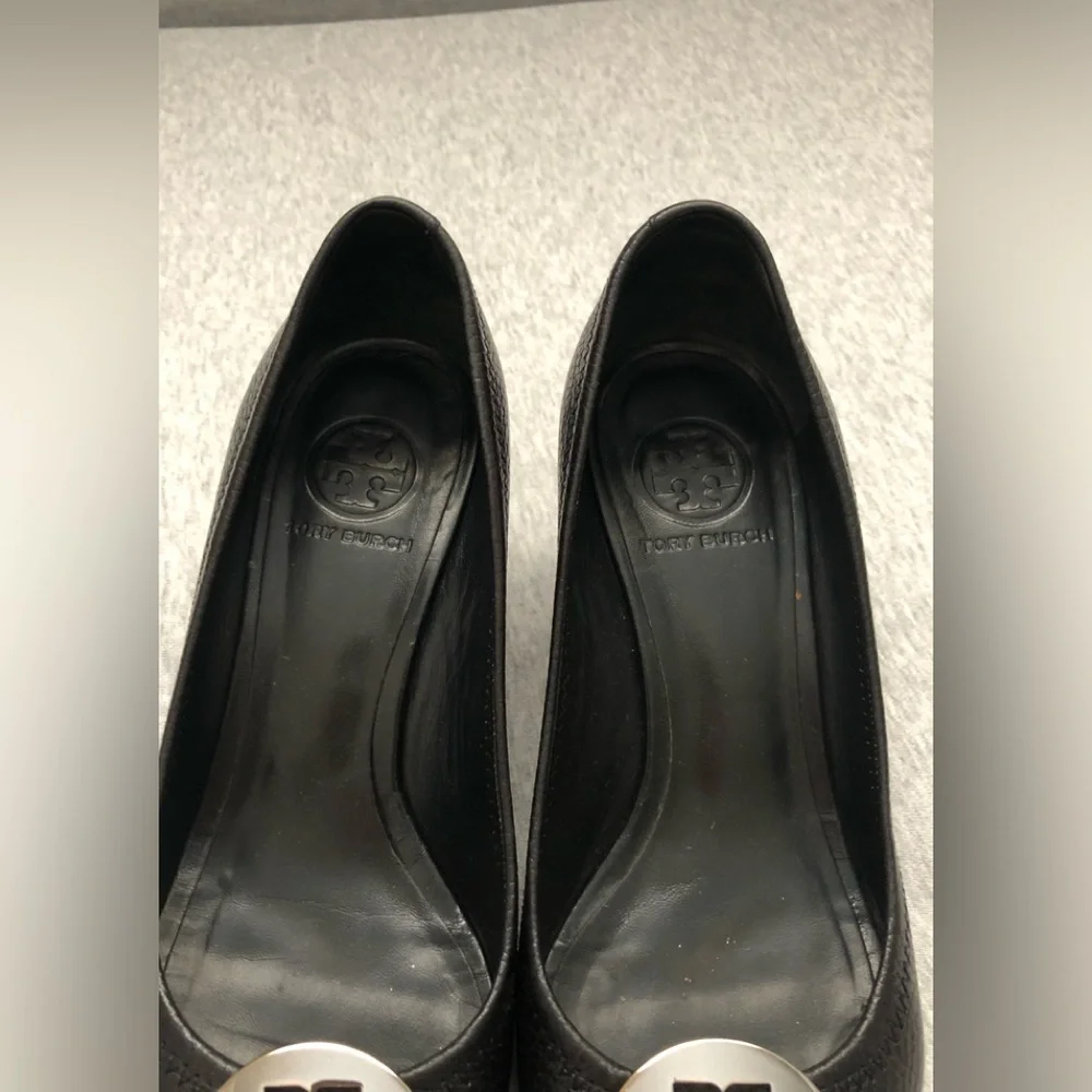 Tory Burch Women’s Black Shoes Peep Toe Wedge Sandals Black Size: US 7.5